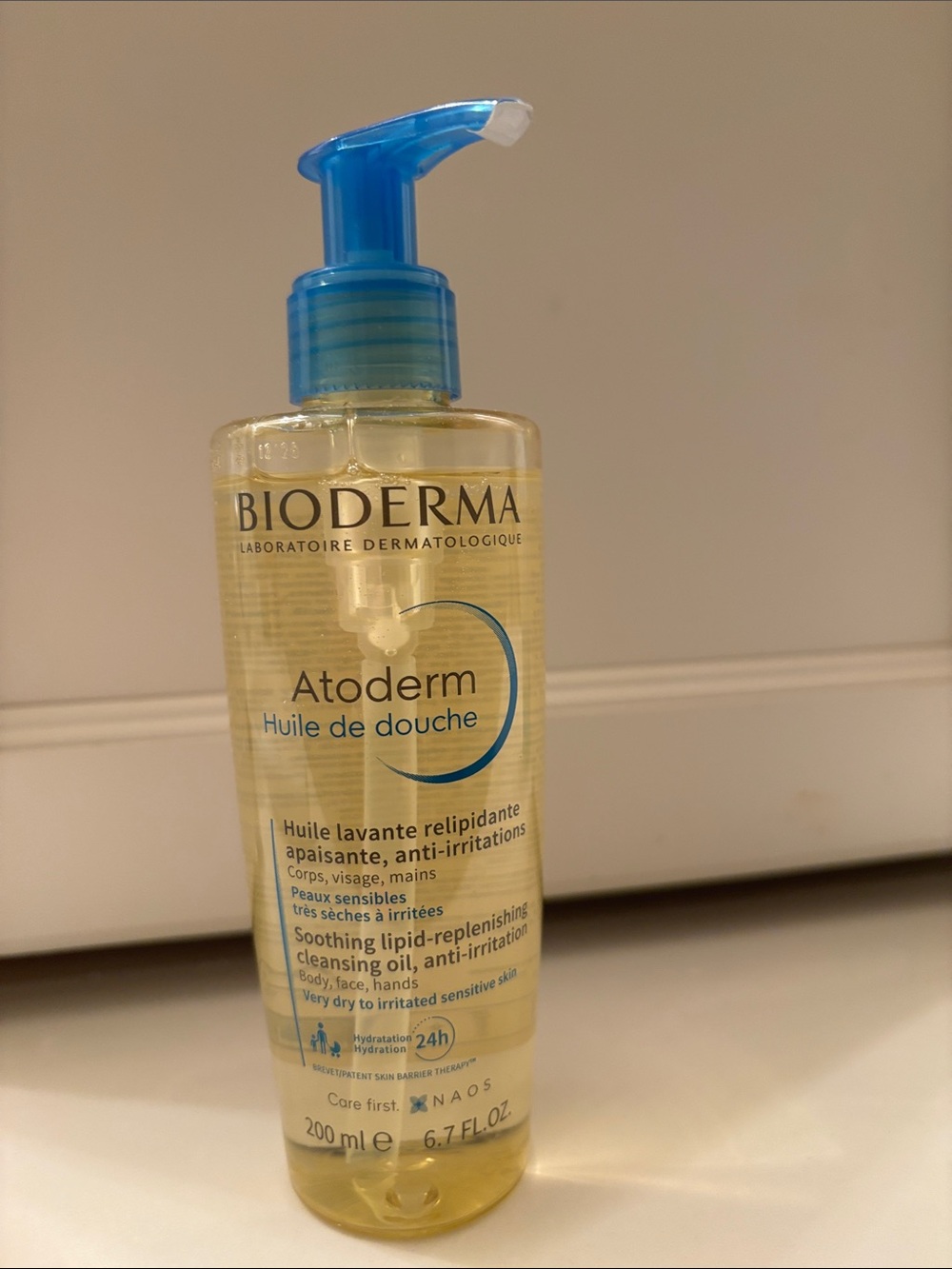 Bioderma Atoderm Soothing Lipid-Replenishing Shower Oil — Blue Pump